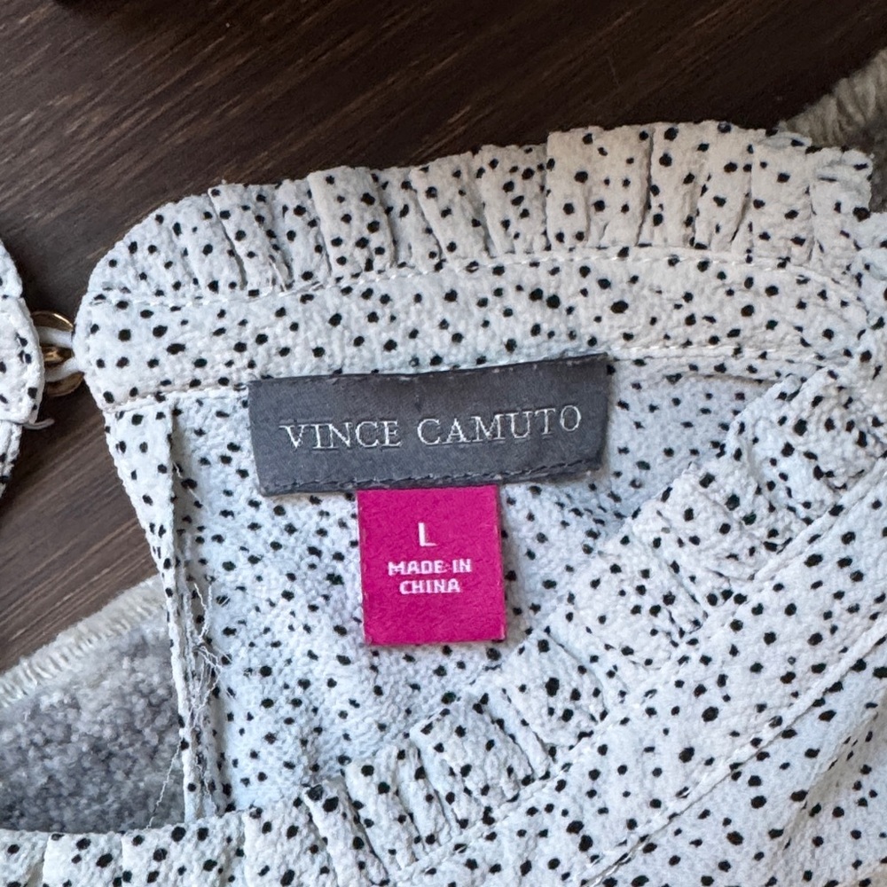 Vince Camuto Off-White Blouse with Textured Design - Picture 2 of 3